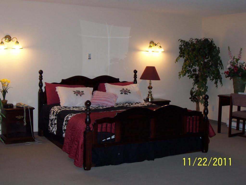 Model A Inn Cranbrook Zewnętrze zdjęcie